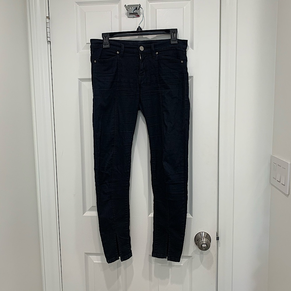 UO BDG Womens Black Cigarette Denim!